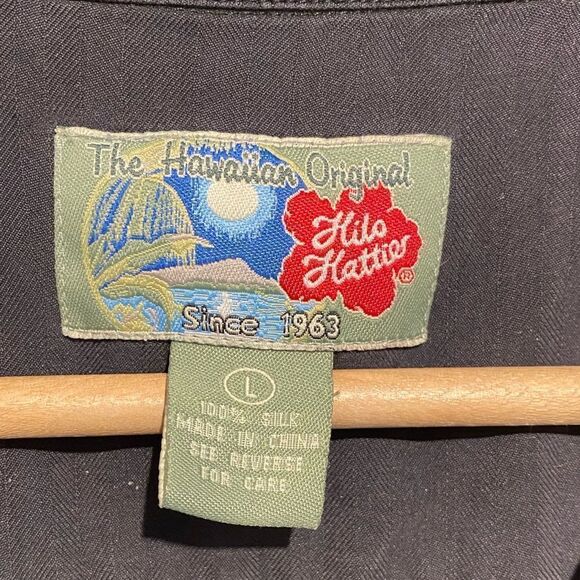 The Hawaiian Original Silk 1960's Hibiscus Black Coastal Vacation Button Shirt - Picture 6 of 6